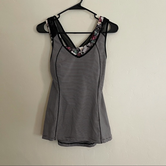 Lululemon• Super Sport Tank Bra Butterfly - Picture 6 of 12